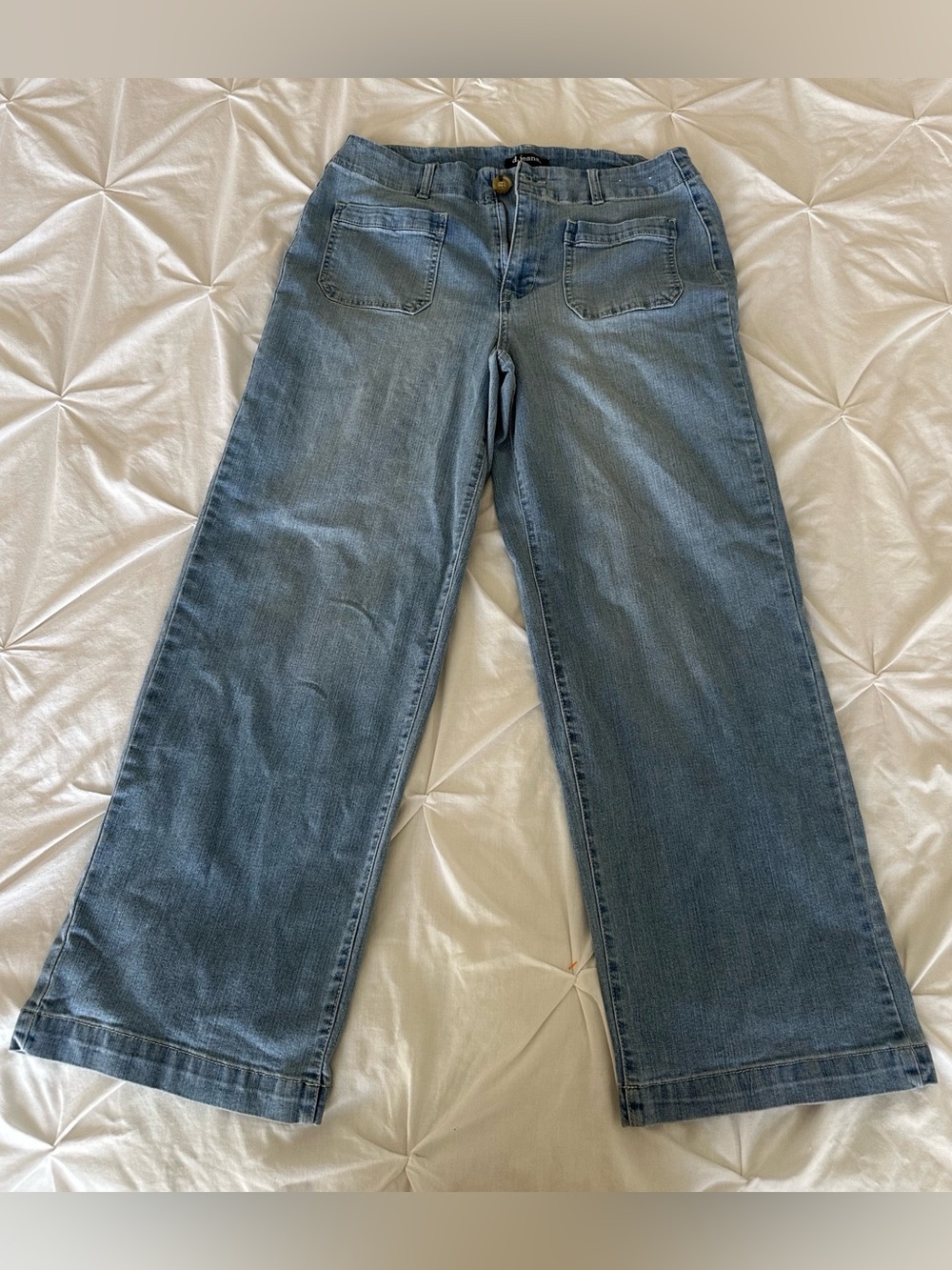 D. Jeans Wide Leg in Light Blue